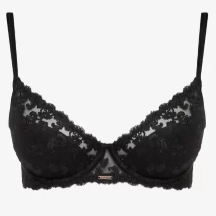 Ajour Heathrow Demi Cup with Padding BM16 in Black