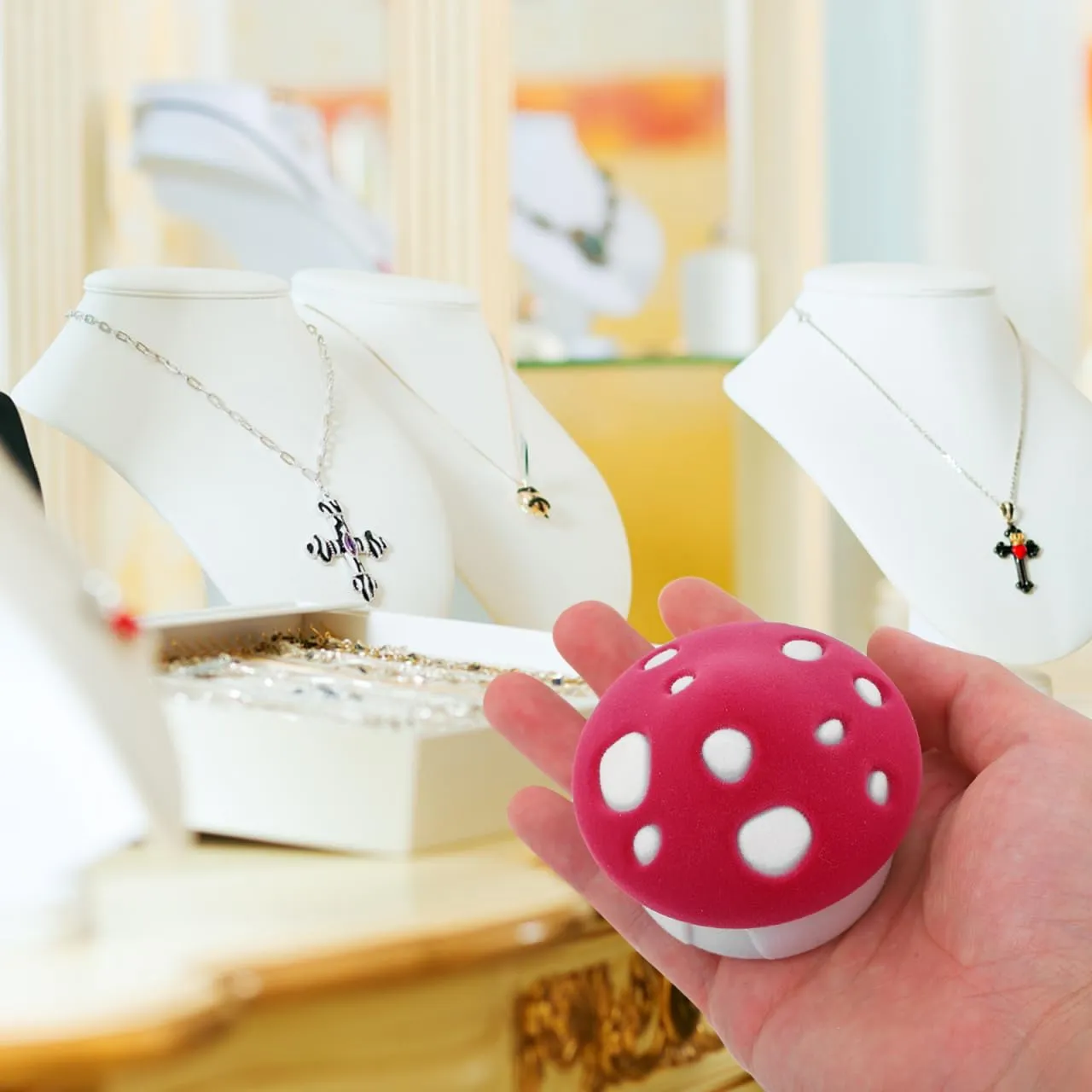 Cabilock Mushroom Shape Jewelry Box, Flannel Ring Necklace Organizer, Cute Red Mushroom Decor, Mushroom Shape Jewelry Boxes for Travel, 1.96x1.96x1.96 Inches