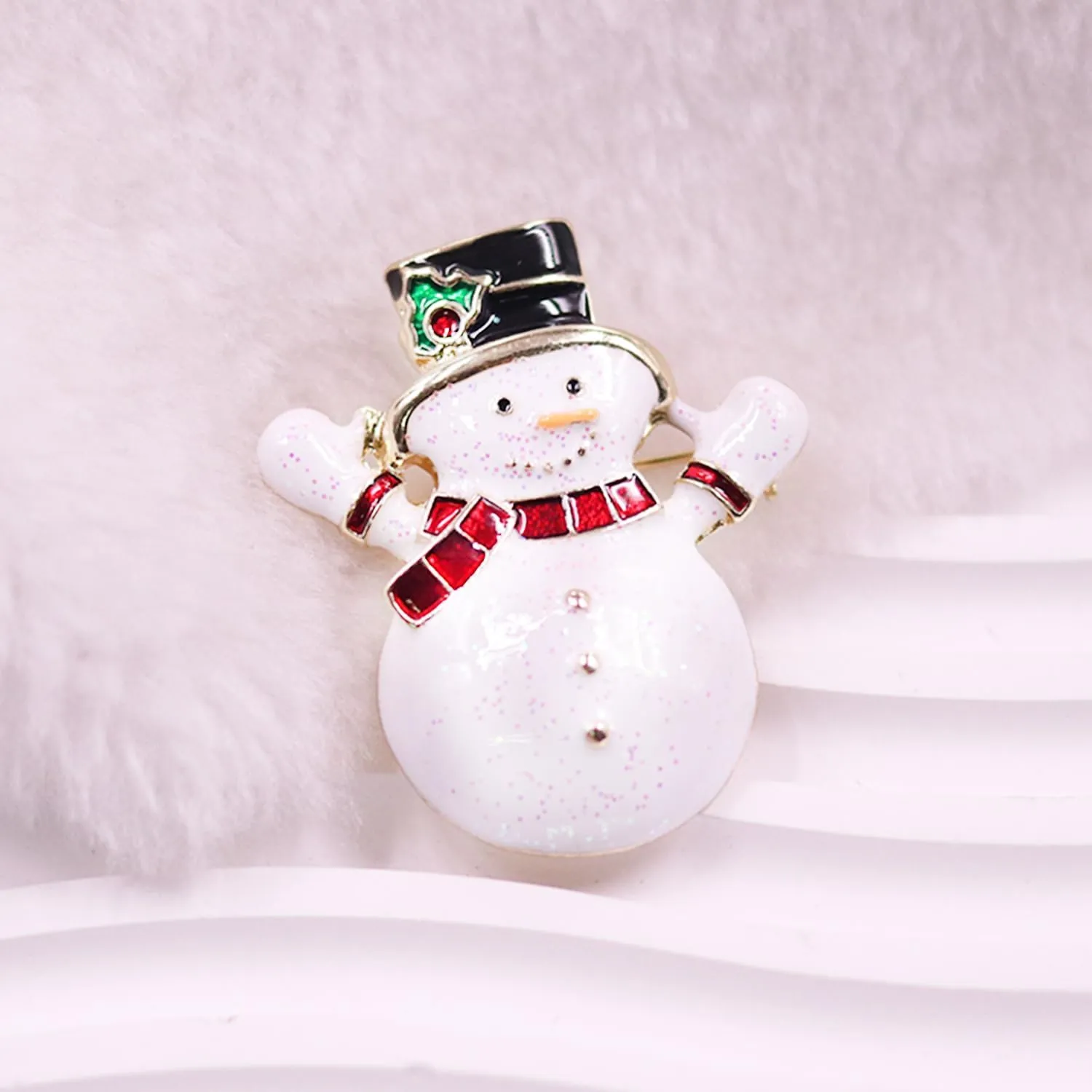 Christmas Snowman Brooch Pin Enamel Lapel Pin Cartoon Brooch Pin Badges Brooch Pins for Clothing Bags Crystal Christmas Jewelry for Women