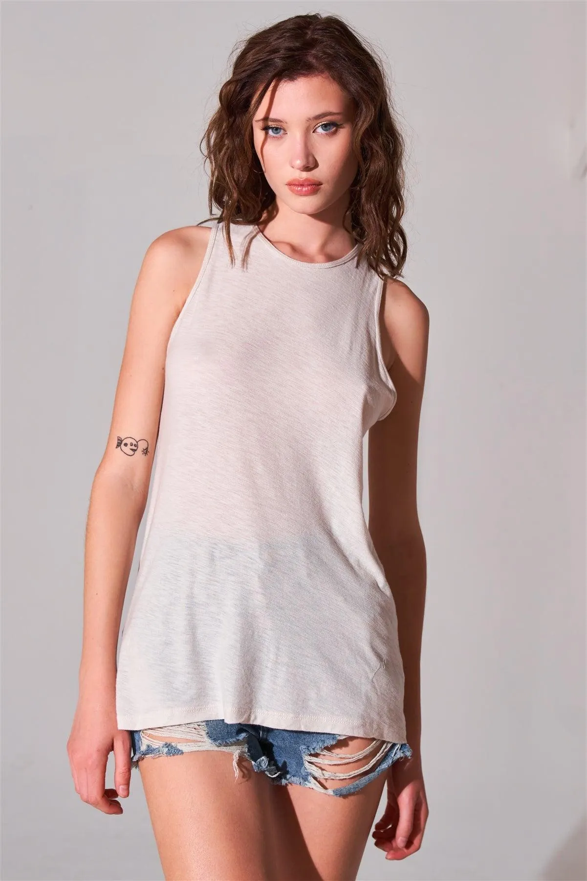Clay Sleeveless Crew Neck Cut-Out Back Detail Longline Tank Top /1-2-2-1