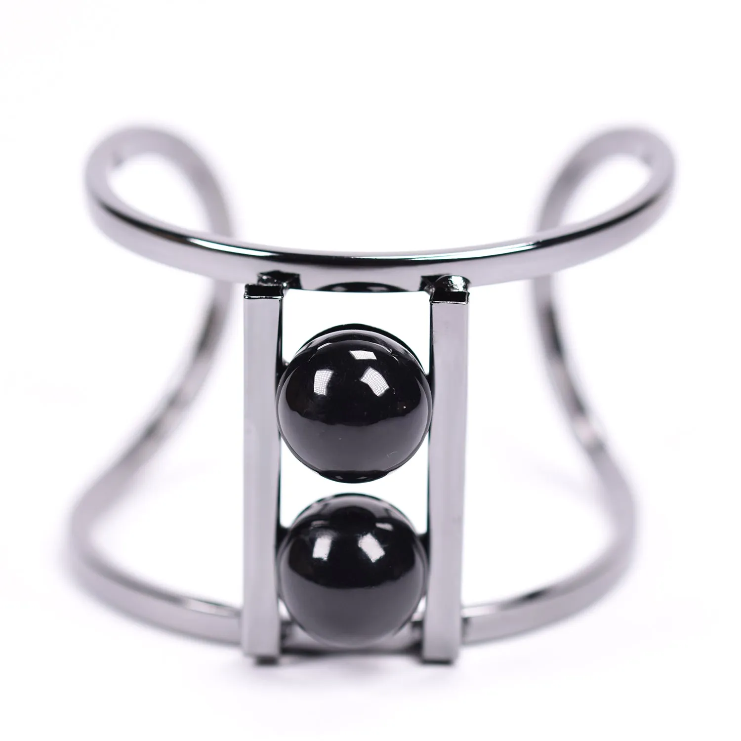 Contemporary open bangle with twin pearl feature