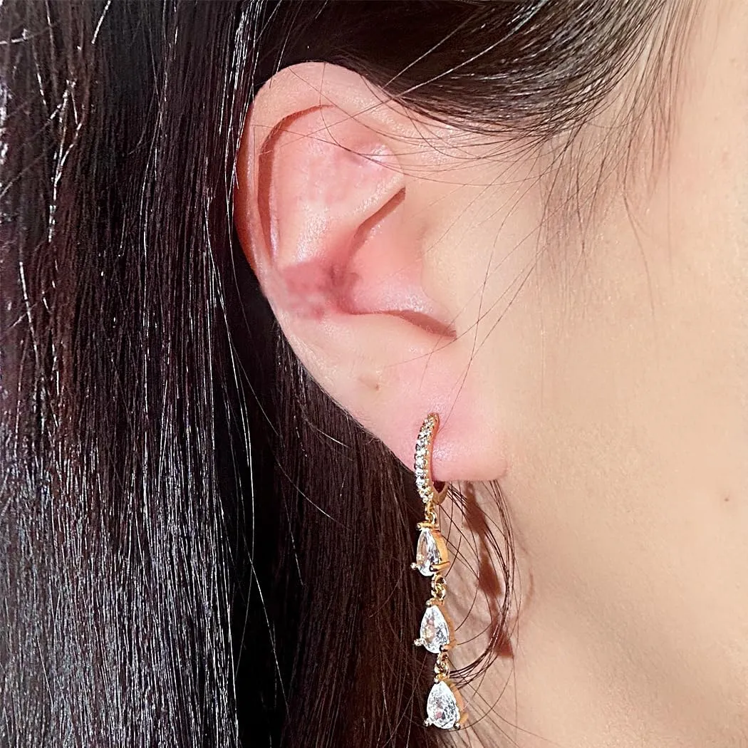 Crystal Teardrop Hoop Dangle Earrings for Women Sparkling Silver Geometric Cubic Zirconia Tassel Huggie Earrings Minimalist Wedding Jewelry Accessory
