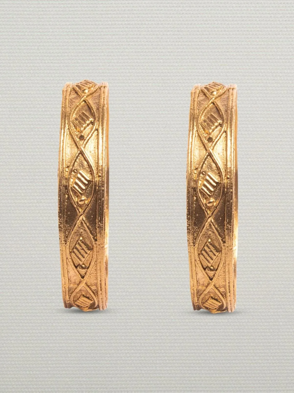 Dhokra Style Patterned Brass Bangle