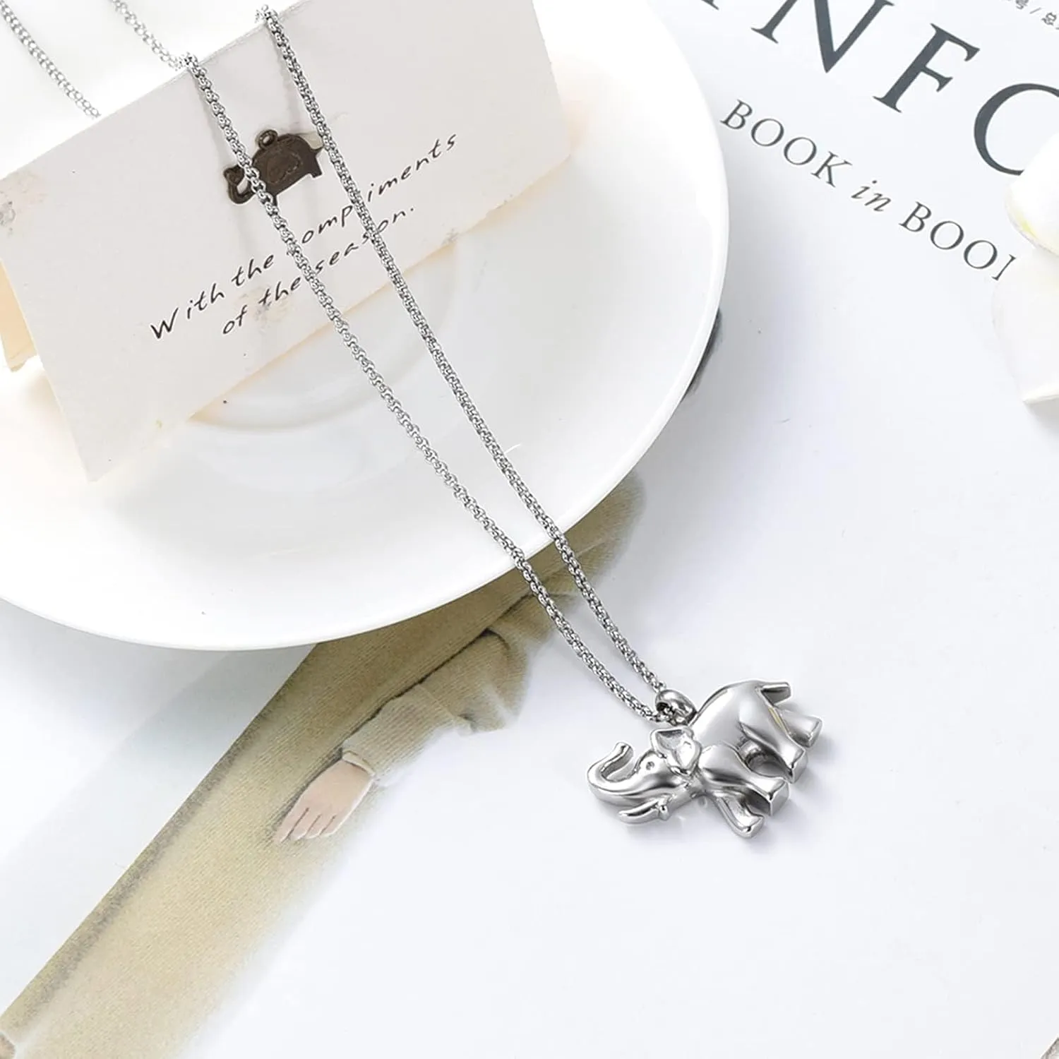 Hearbeingt Cremation Jewelry for Ashes Urn Necklace for Human Pet Ashes Pendant, Elephant Memorial Jewelry for Pet for Men Women