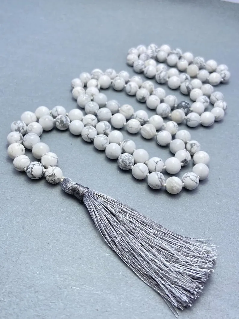 Natural Howlite 8mm 108 Mala Beads, Spiritual, Meditation Beads, Reiki, Japa Mala, Buddhist Prayer Beads, Yoga Bracelet, healing beads LKMALA-RRGU-3573