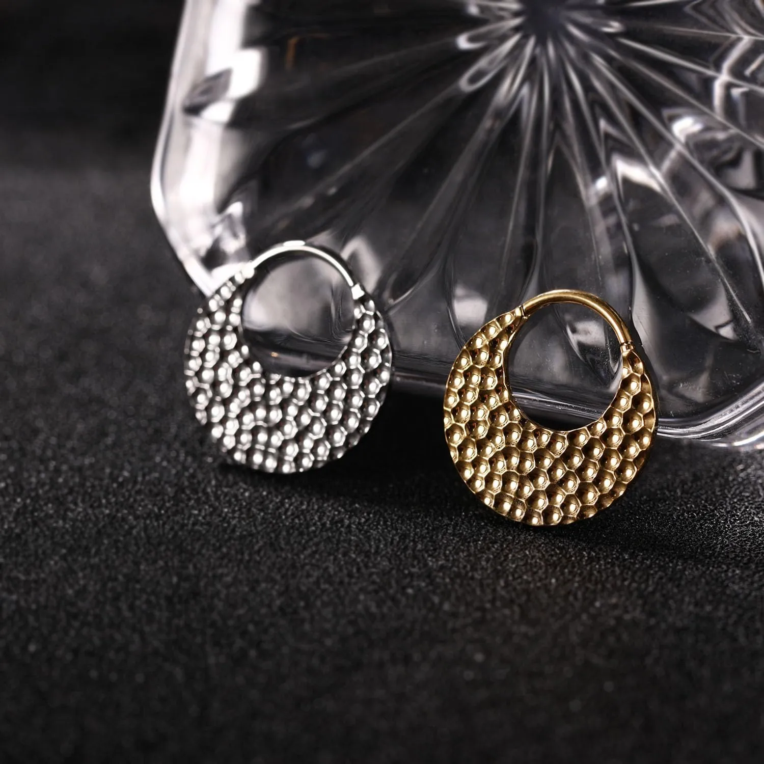 PEAKLINK 16G Septum Nose Ring Septum Jewelry Hammered Surface Daith Earrings Surgical Steel Conch Piercing Jewelry Seamless Clicker Ring Rook Earring Helix Cartilage Tragus Earrings 8mm 10mm