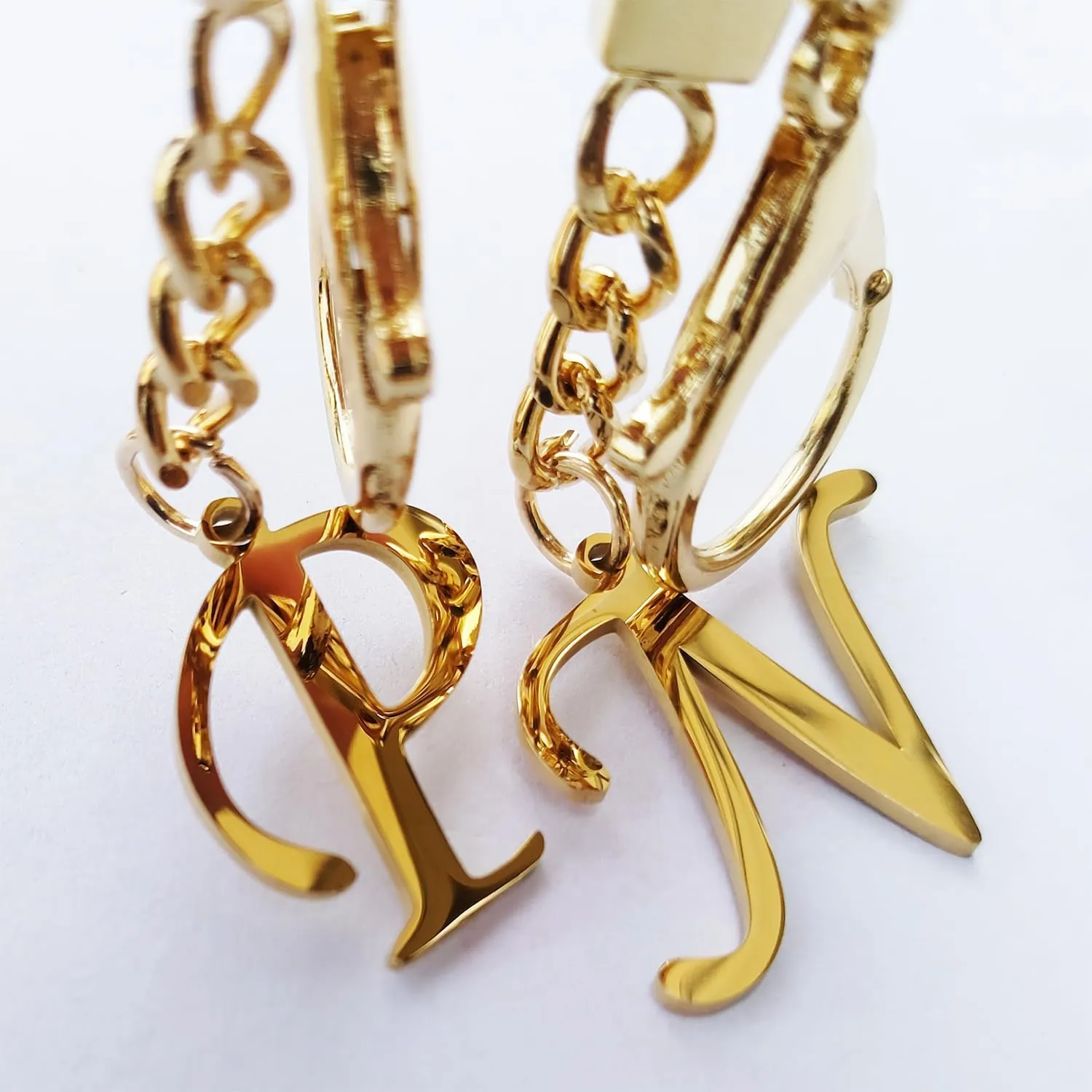 SPRT Gold Letter A-Z Keychain,Gold Letter Keychain Initial Letter Keyring for Women Girls Bag Charms Purse Charms Handbags