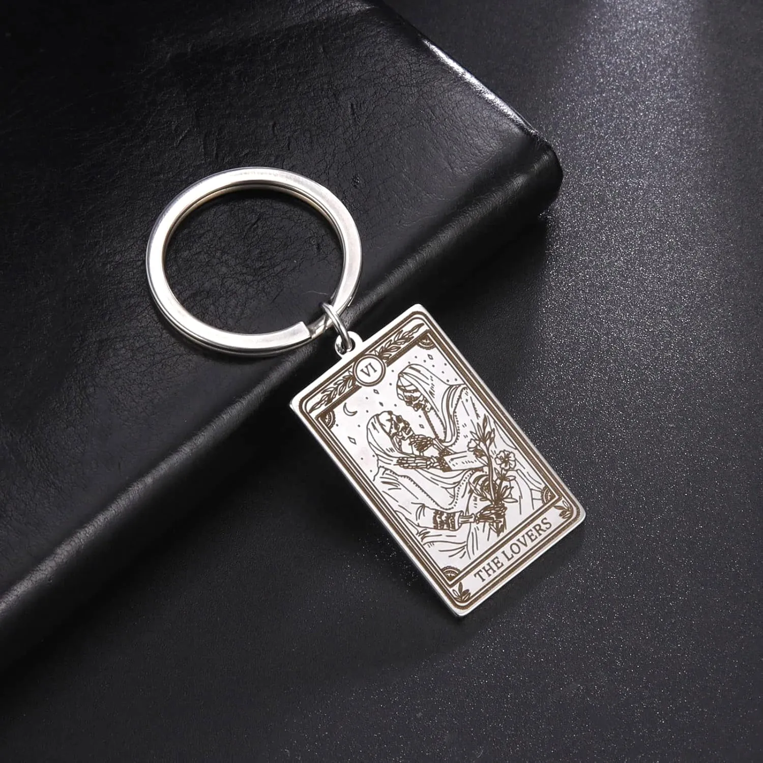 TEAMER Skeleton Tarot Cards Keychains Stainless Steel Amulet Marigold Tarot Card Major Arcana Keyring for Keys Cars Bags