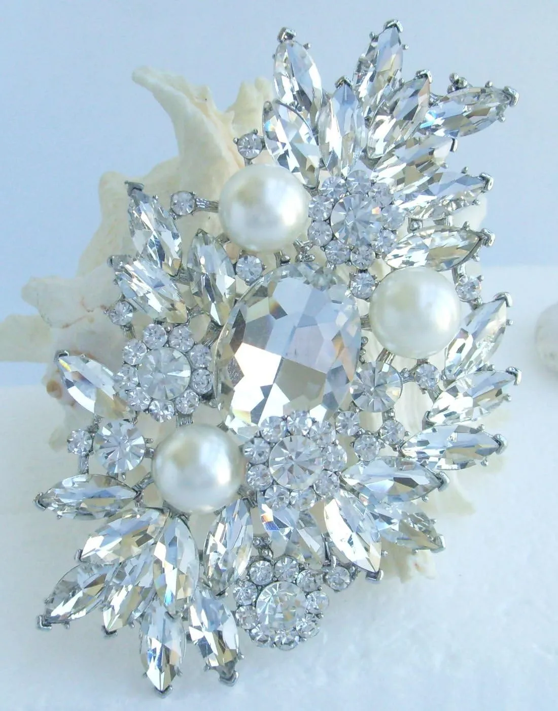 Wedding Bridal Teardrop Flower Brooch Pin Pearl Austrian Crystal Costume Jewelry BZ4060B