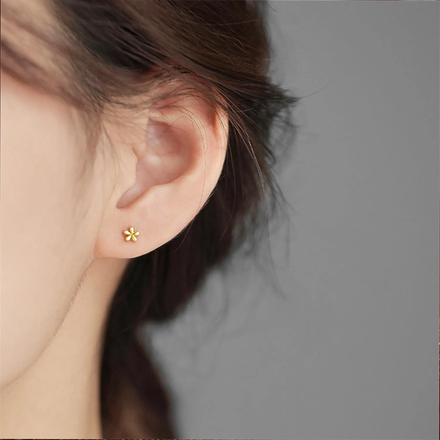 WZNBBOY 925 Sterling Silver Flower Stud Earrings Tiny Flower Earrings Studs Daisy Mini Earrings Hypoallergenic Piercing Earrings Stud Dainty Minimalist Jewelry Gifts for Women Girls